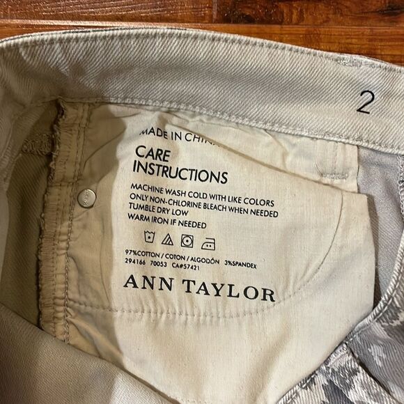 Ann Taylor Modern Fit Leopard Print Gray Jeans size 2 - Picture 4 of 9